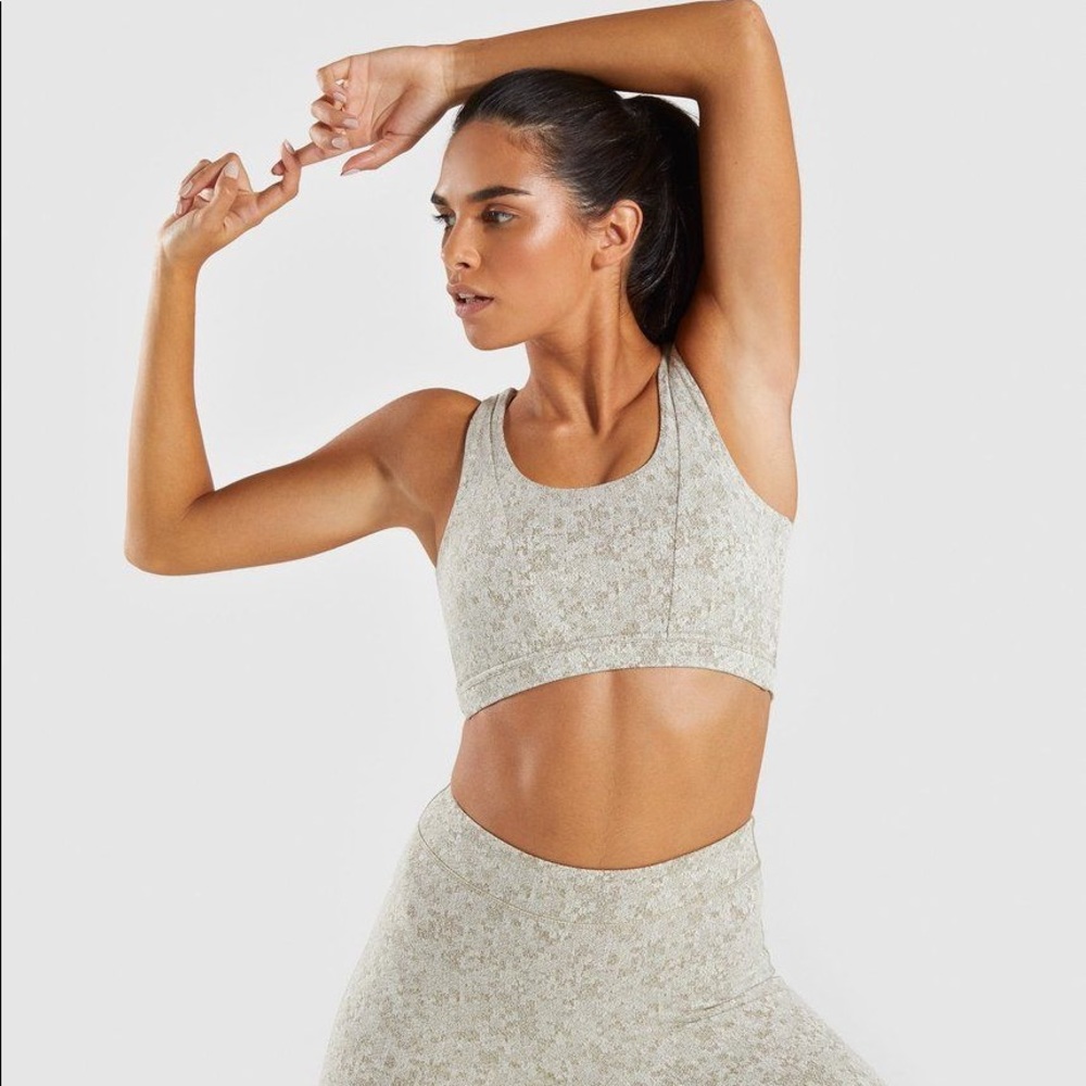 Gymshark SET Fleur textured Khaki leggings and sports bra!!